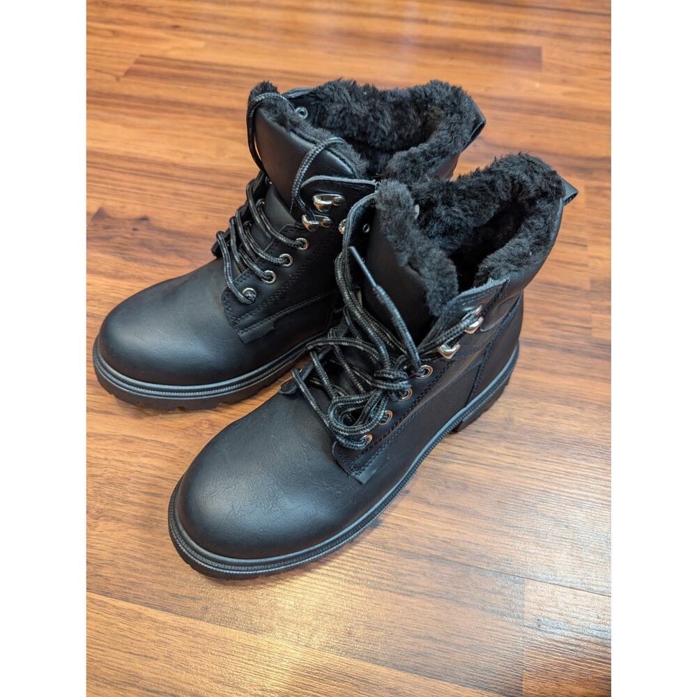Faux Leather Fur Lined Combat Boots Size 7 Black Minimalist Grunge Goth Alt